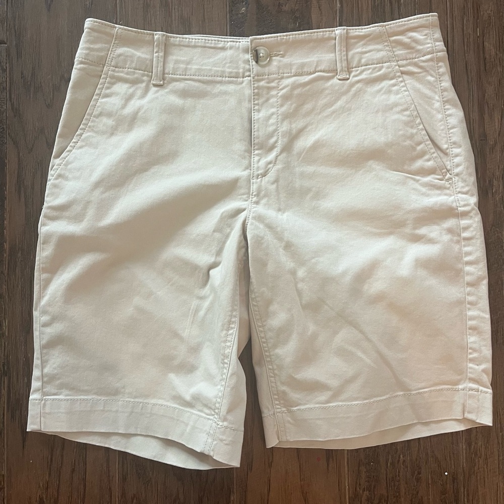 Loft Women’s Burmuda Shorts Size 4